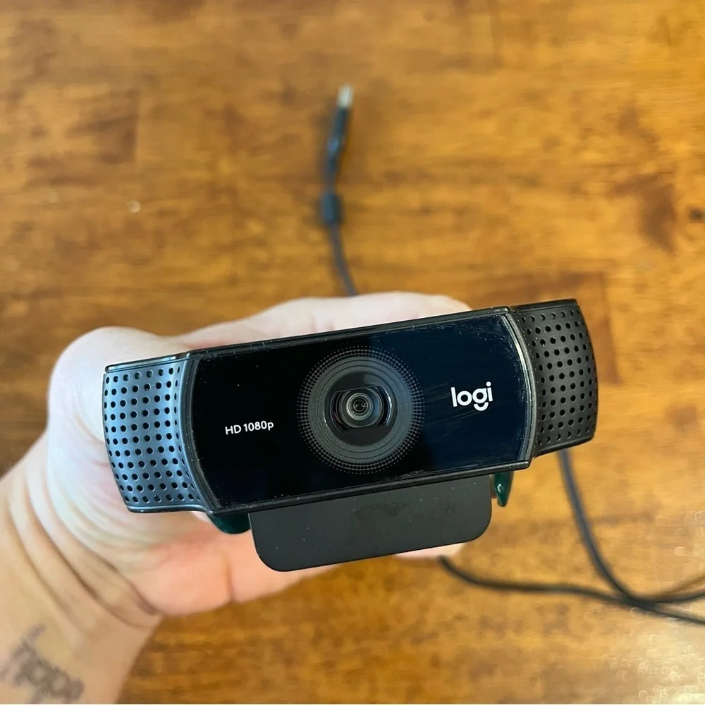 Logitech HD 1080p Webcam - Black